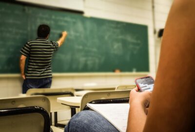 Realidad Aumentada en el Aula: Innovando el Proceso Educativo
